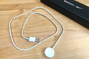 Apple Watchの充電器・ケーブル