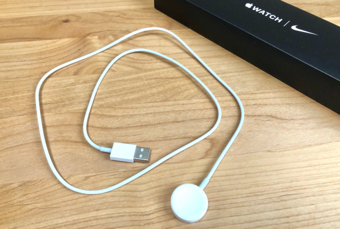 Apple Watchの充電器・ケーブル